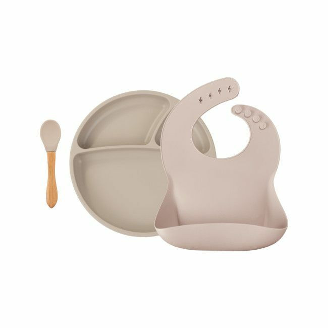 Conjunto infantil com prato divisório, colher e babete em silicone bege e madeira