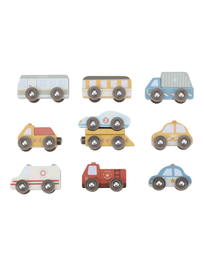 Conjunto de nove carrinhos de madeira coloridos representando vários veículos