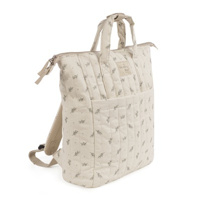 Mochila bege com padrão de ramos verdes e etiqueta Walking Mum