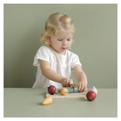 Little&#x20;Dutch&#x20;-&#x20;Cortar&#x20;Vegetais