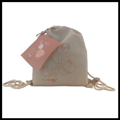 Mochila saco bege claro com cordão e etiqueta rosa Mom Care by BAMBOO
