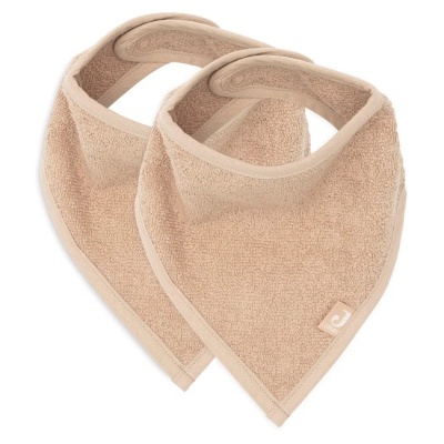 Dois babetes bege em tecido felpudo com fecho de velcro