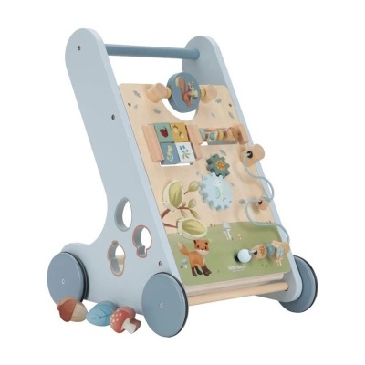 Andador de madeira azul claro com painel de atividades infantis e desenhos de animais da floresta.