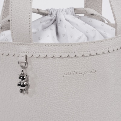 Pasito&#x20;a&#x20;Pasito&#x20;&#x7C;&#x20;Bolsa&#x20;Bucket&#x20;Icon&#x20;Smoke&#x20;-&#x20;Cinza