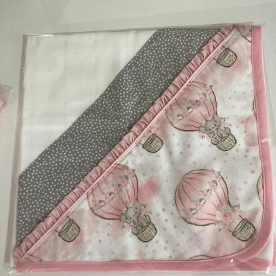 Manta para bebé com estampado de balões cor-de-rosa e ratinhos