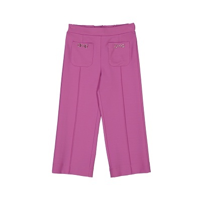 Calças cor-de-rosa com bolsos e fivelas metálicas