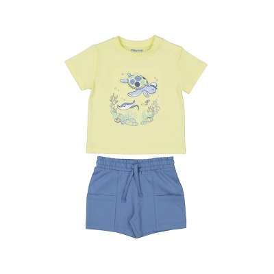 Conjunto infantil com t-shirt amarela com tartaruga e calções azuis