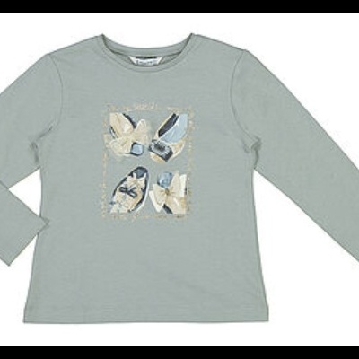 Camisola de manga comprida cinza-azulada com estampa central de sapatos