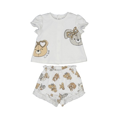 Conjunto de roupa infantil com t-shirt branca e calções estampados com ursinhos