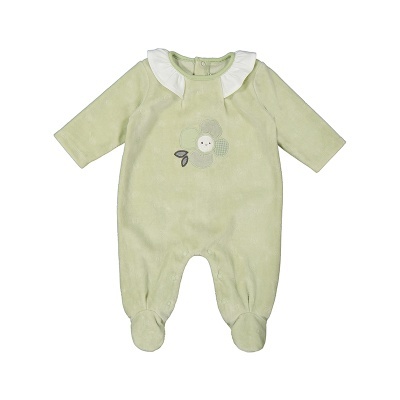 Macacão de bebé verde claro com gola branca e estampa de flor