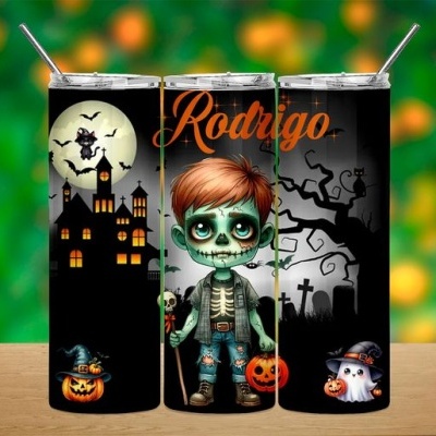 Copos altos de Halloween com design colorido e canudos metálicos