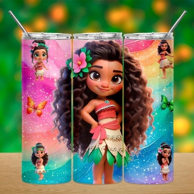 Copos metálicos com tampa e palha, decorados com tema da personagem Moana colorida