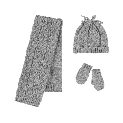 Conjunto de inverno cinzento com cachecol, gorro e luvas em padrão de trança