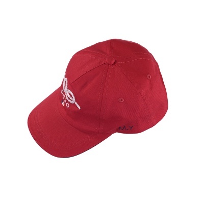 Boné vermelho bordado com logótipo branco e letras pretas laterais