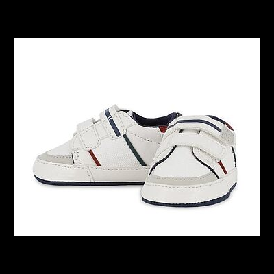 Ténis infantis brancos com detalhes coloridos e fecho de velcro