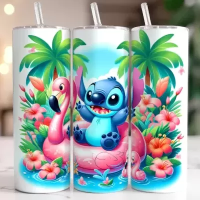 Copos com tampa e palhinha com ilustração de Stitch num flamingo e flores tropicais