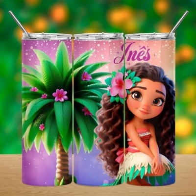 Três copos metálicos finos com personagem animada e decoração tropical