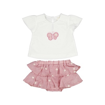 Conjunto infantil branco com borboleta rosa e saia/calção rosa com flores brancas