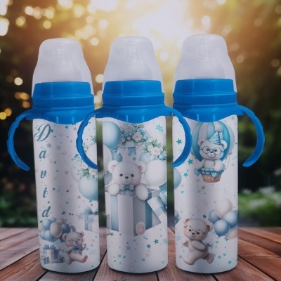 Três garrafas de bebé azuis com desenho de ursinhos e nome David