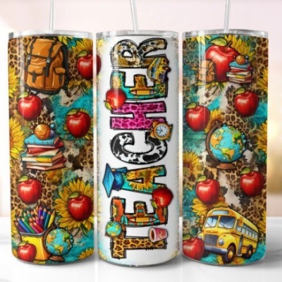 Três copos decorativos com desenho escolar e palavra TEACHER