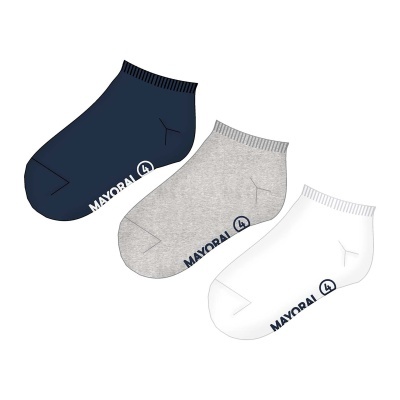 Três pares de meias curtas em azul escuro, cinza claro e branco com a marca MAYORAL.
