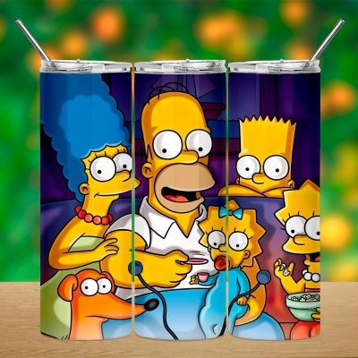 Três copos metálicos com tampa e palha, com estampa dos personagens 'Os Simpsons'