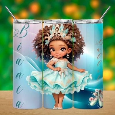 Copos térmicos azuis com imagem de menina e texto Bianca e Lace
