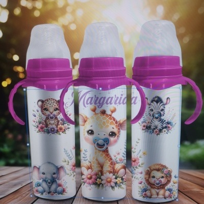 Três biberões decorados com animais e o nome Margarida.