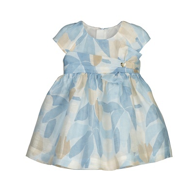 vestido infantil azul claro com padrão abstrato bege e branco
