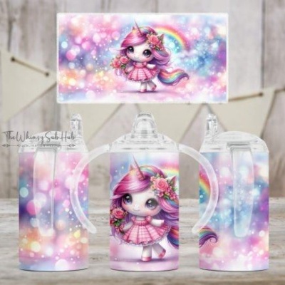 Conjunto de copos plásticos infantis com design de unicórnio cor de rosa em fundo pastel