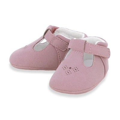 Sapatos de bebé cor-de-rosa com fecho em velcro e perfurações decorativas