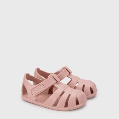 Sandálias infantis cor-de-rosa com fecho de velcro e material plástico