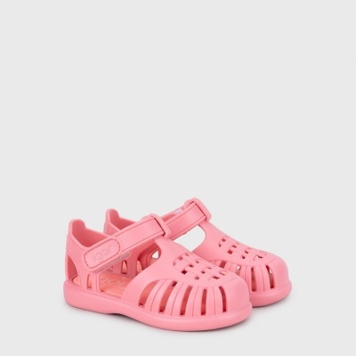 Sandálias infantis cor de rosa de plástico com fecho de velcro com texto igor