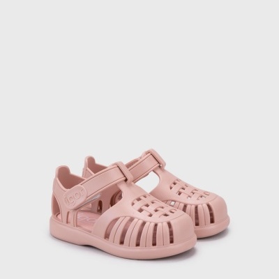 Sandálias infantis cor-de-rosa em plástico com fecho de velcro