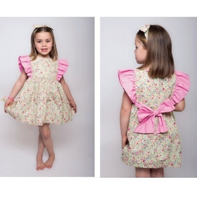 Vestido infantil floral com folhos rosa e laço nas costas