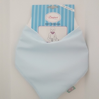 Bandana azul clara para bebé com embalagem azul às riscas