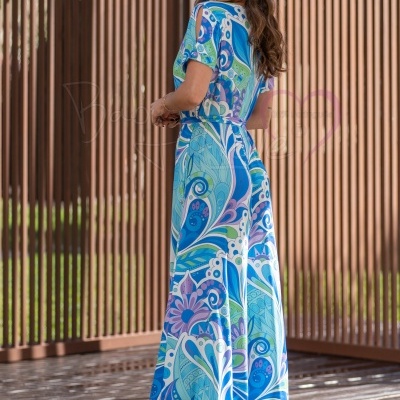 vestido longo padrão colorido azul verde lilás branco manga curta