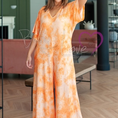 Macacão largo tie-dye laranja e branco com decote V e manga curta