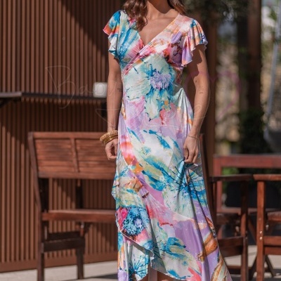 Vestido comprido feminino colorido com decote em V e mangas curtas