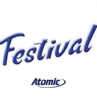 Texto Festival e logótipo Atomic em fundo branco
