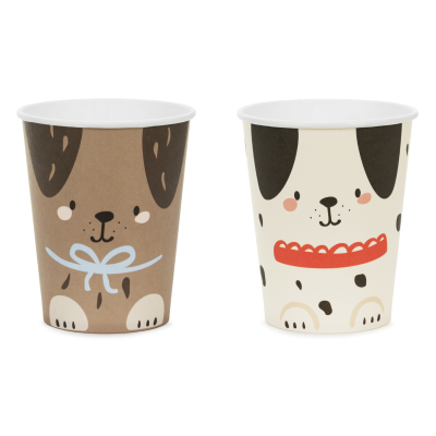 Dois copos de papel com desenhos de cães em cores castanho e branco.