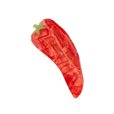 Presilha de cabelo vermelha em forma de pimenteira com textura marmoreada e detalhe verde.
