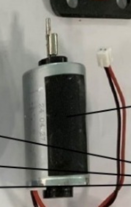 Motor elétrico cilíndrico com fios e conector branco
