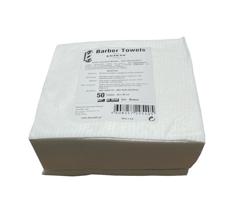 Pacote de toalhas de barbeiro brancas com etiqueta e código de barras
