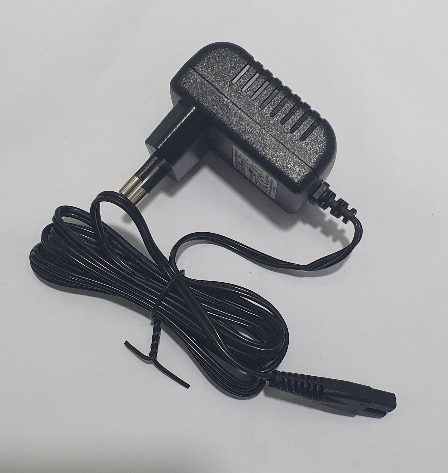 Carregador adaptador de energia preto com cabo