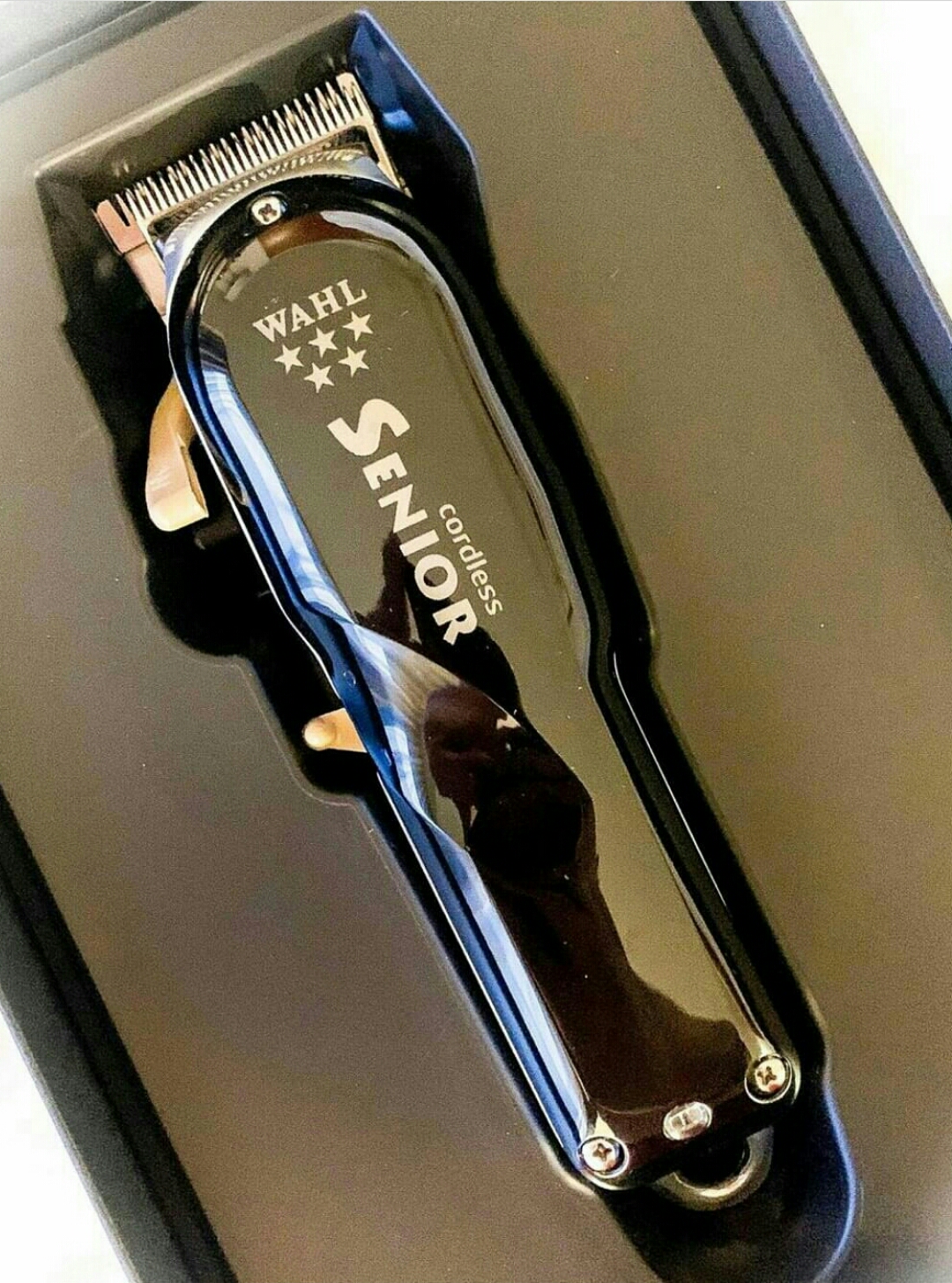 Máquina de cortar cabelo sem fios WAHL SENIOR preta em embalagem preta