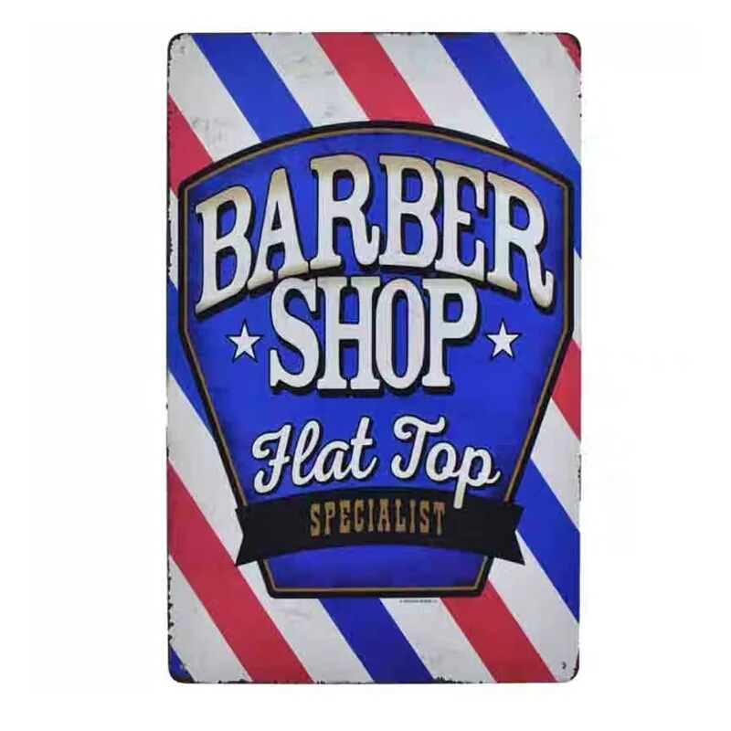 Placa metálica decorativa com texto BARBER SHOP Flat Top SPECIALIST em fundo listrado vermelho, branco e azul