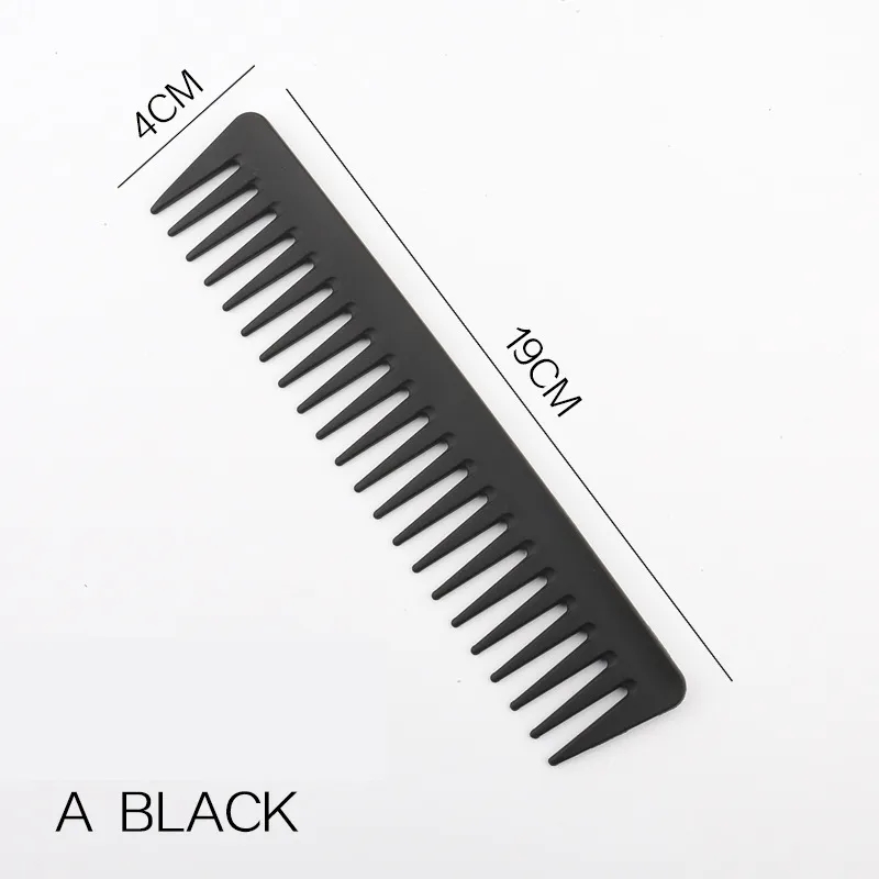 Pente preto de plástico com dentes largos e pequenos, medidas 19x4 cm
