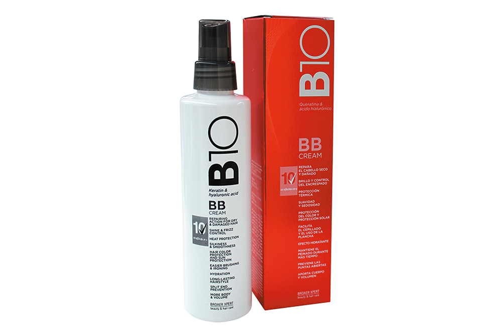 Frasco branco com tampa de spray preta e caixa vermelha do produto BIO BB CREAM.