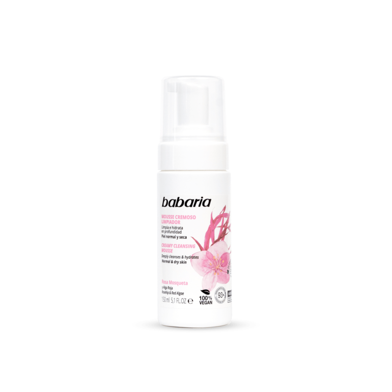 Frasco branco de mousse de limpeza facial Babaria com rótulo com texto em rosa e preto e flores rosas